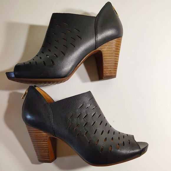 Clarks Artisan Black Leather Cutouts Open Toe Chunky Boot Heel Perforated - Picture 1 of 11